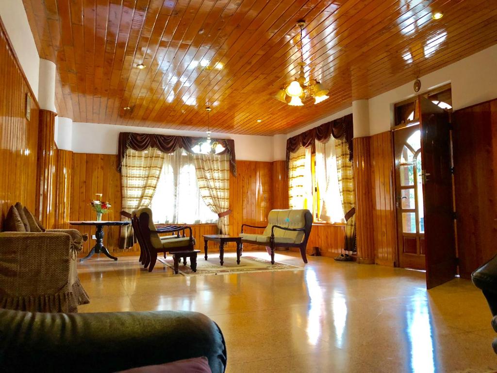 Bungalow 28 photo