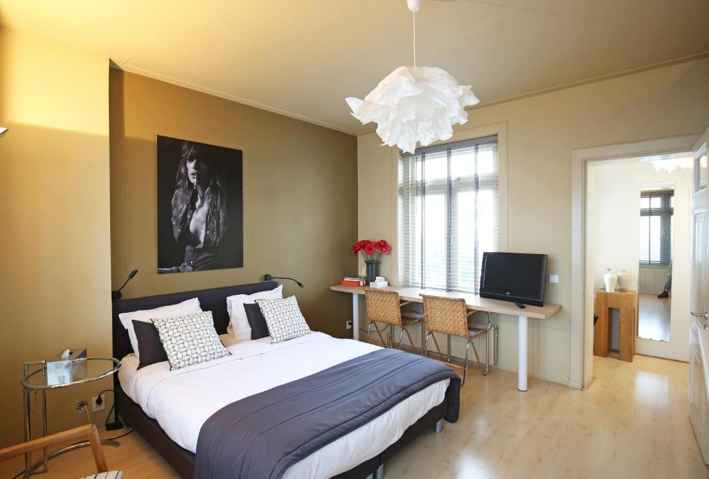 Canal Studio Apartment — Hotel in Amsterdam