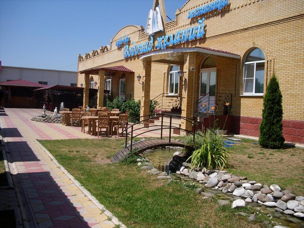 Богучар отель вояж. Водопад желаний александровское гостиница. Таунхаус с майма респ алтай механизаторов. Кафе вояж челябинская область. Отель вояж нижнекамск.