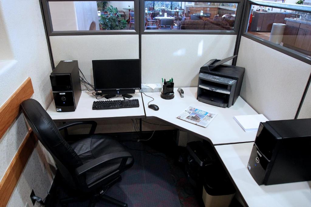 Gateway Studio Suites Photo 5