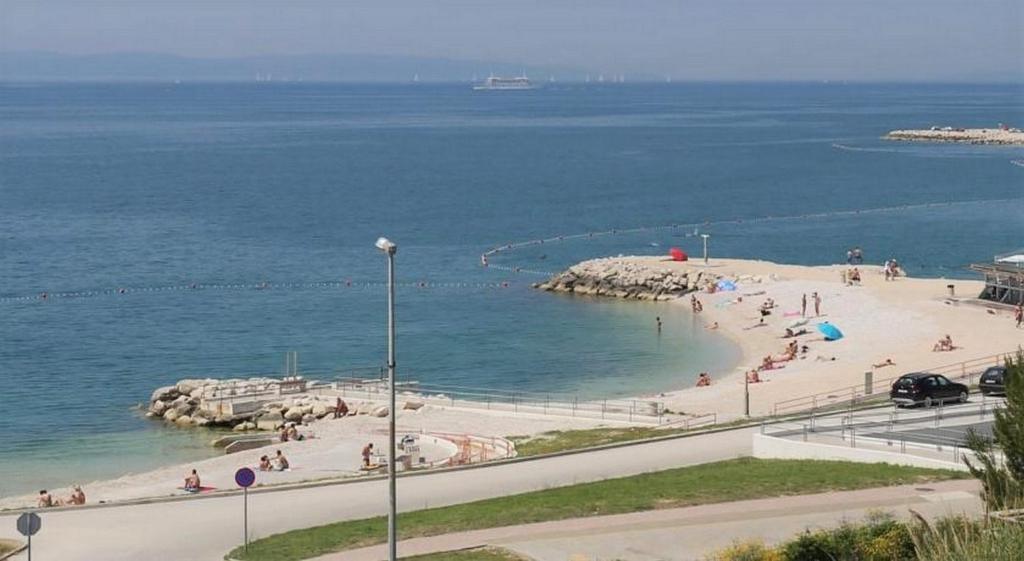 Klara Beach Apartment photo