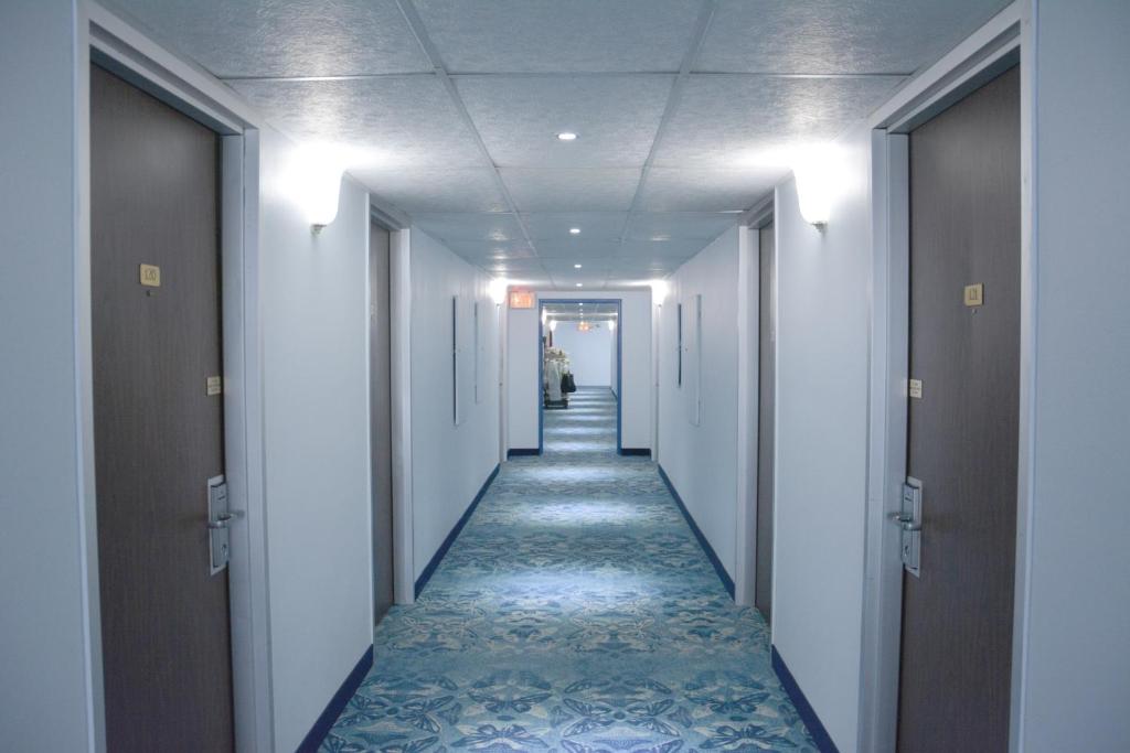 Travelodge by Wyndham Milwaukee photo