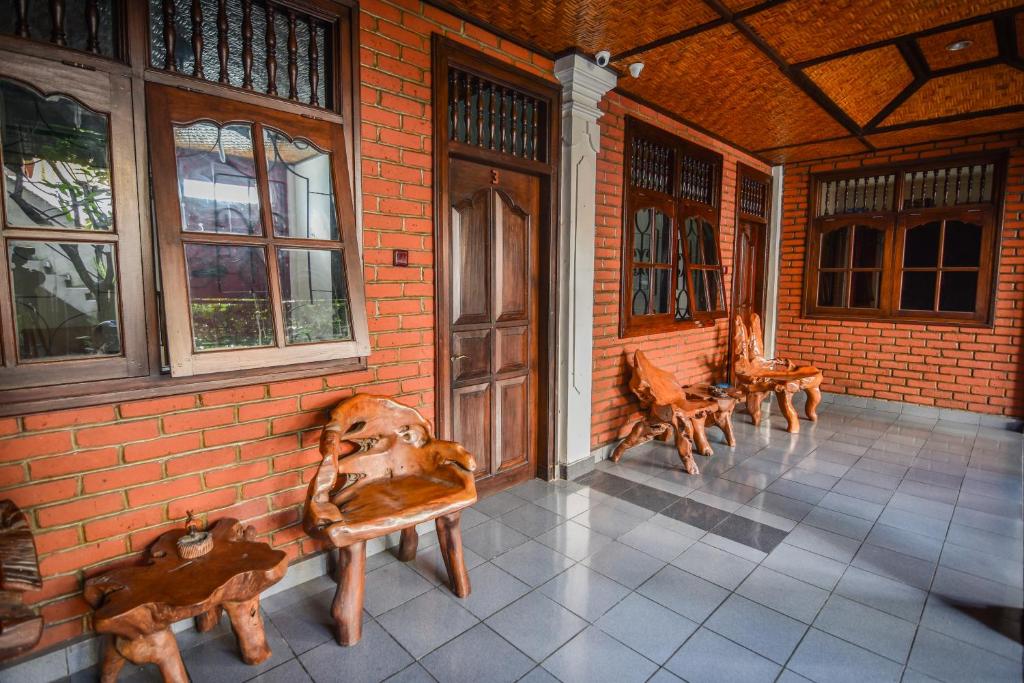Puri Agung Homestay photo