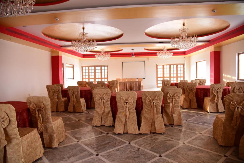 Banquet hall