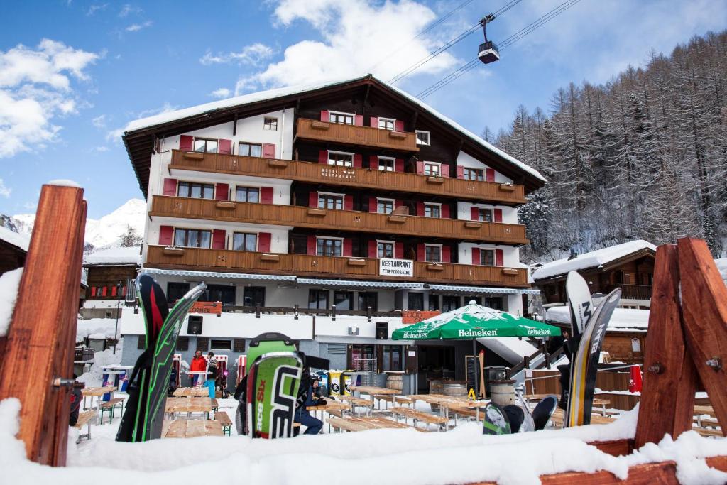 Hotel THE LARIX ski-in ski-out - 4