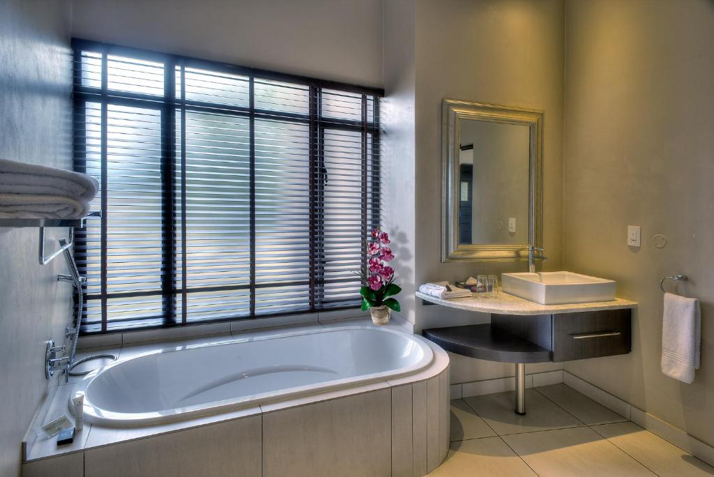 Sea Star Accommodation - Legend Golf Safari photo