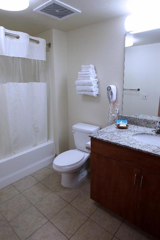 Garden Place Suites Photo 12