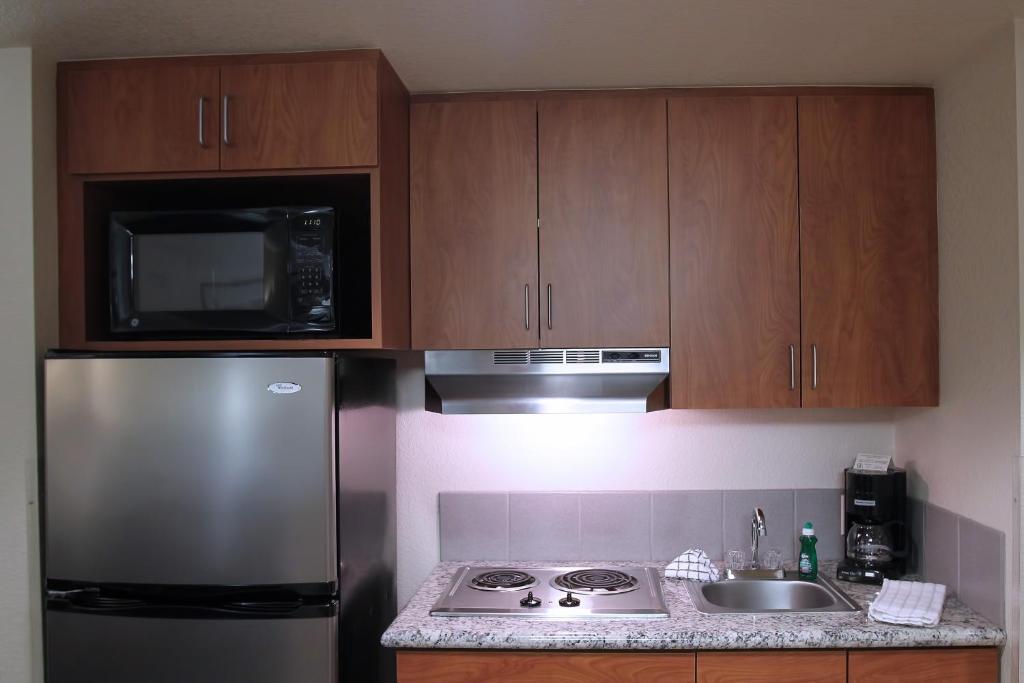 Garden Place Suites Photo 15