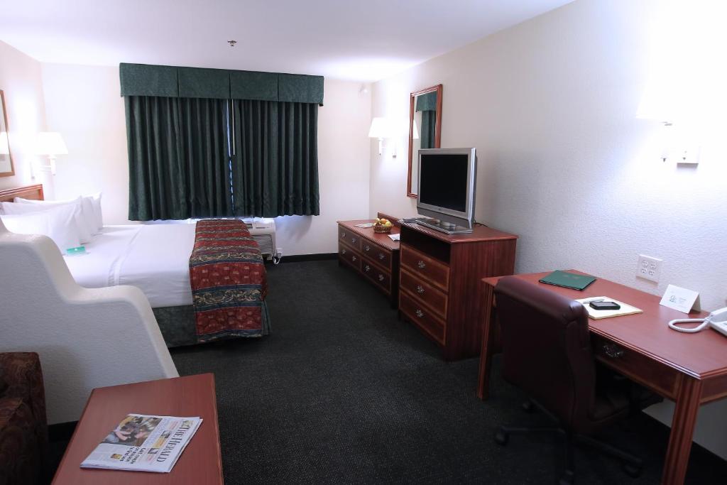 Garden Place Suites Photo 17