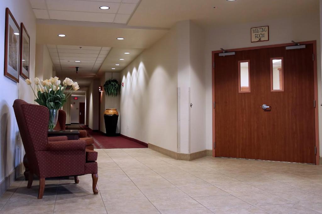 Garden Place Suites Photo 23