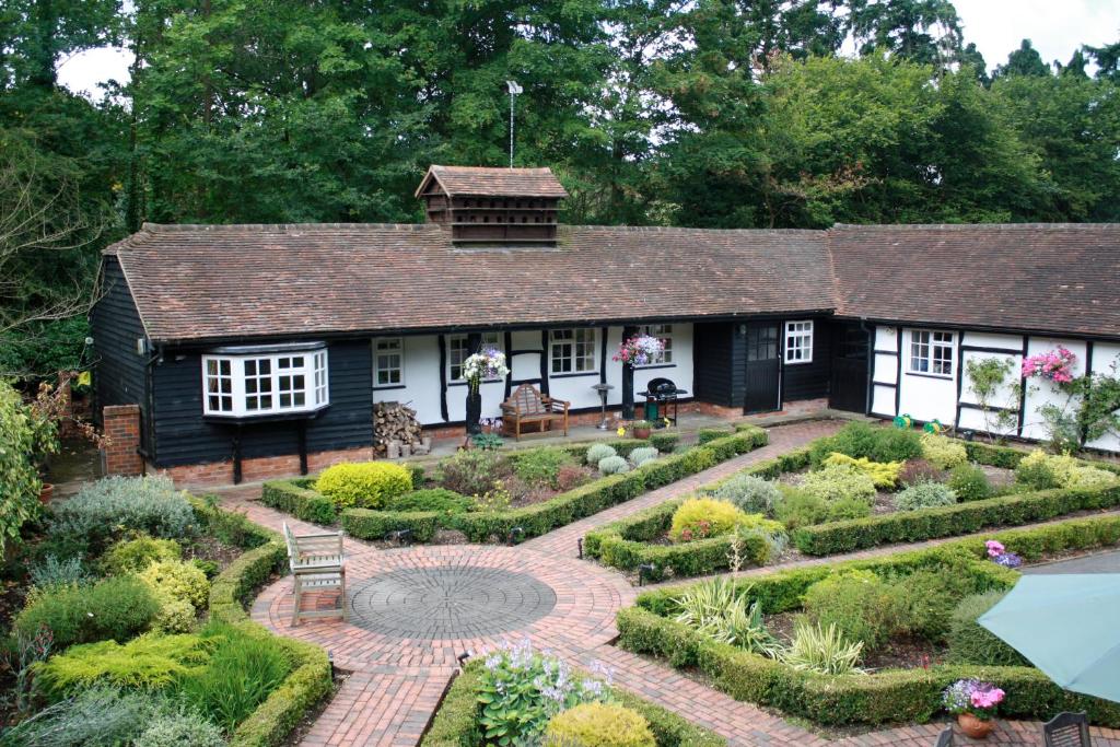 White Lodge House photo