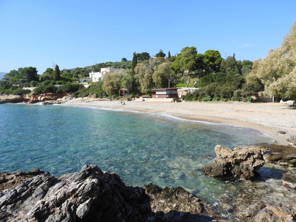 Apollo complex 1 — Hotel in Porto Rafti