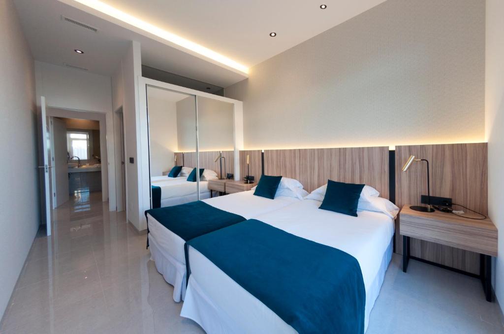Apartamentos La Laguna I Luxury Apartments photo