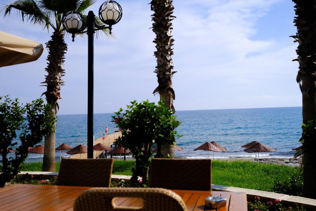 Anitas Hotel — Beach in Konakli