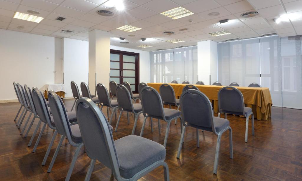 Hotel Don Curro — Hotel building in Malaga, Andalusia