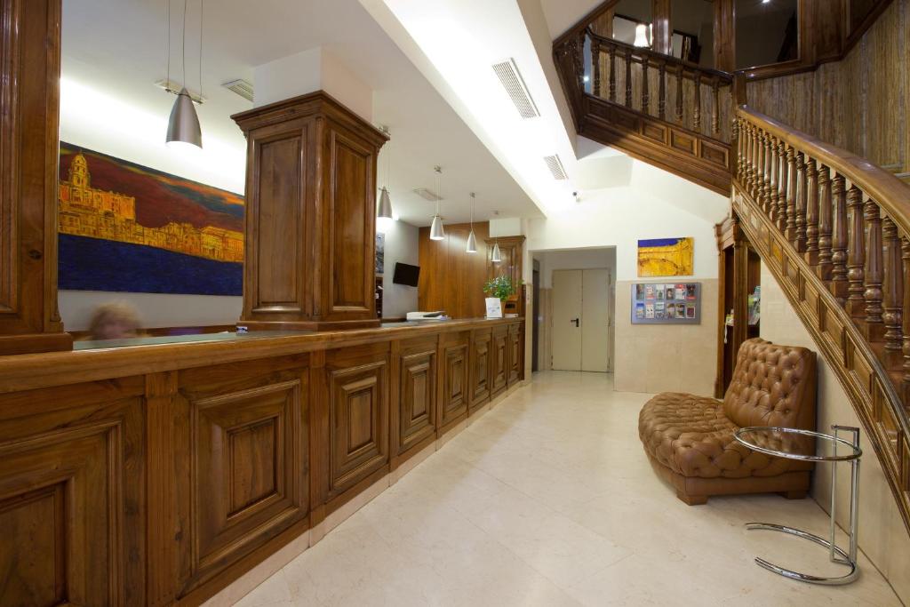 Hotel Don Curro — Hotel building in Malaga, Andalusia