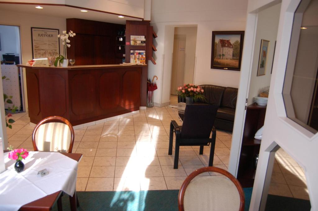 Astoria Hotel photo
