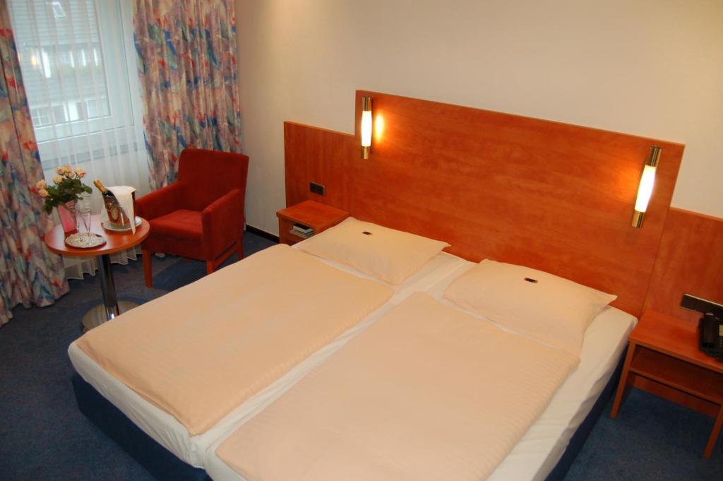 Astoria Hotel photo
