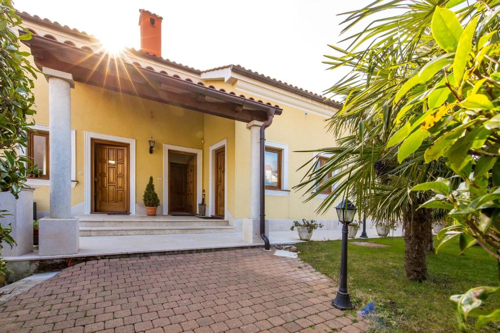 Best Price on Apartment Patricia in Rijeka + Reviews!