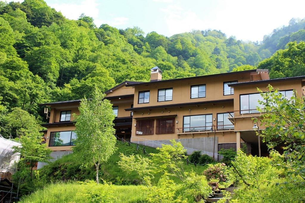 Nakanoyu Onsen Ryokan — Hotel in Matsumoto