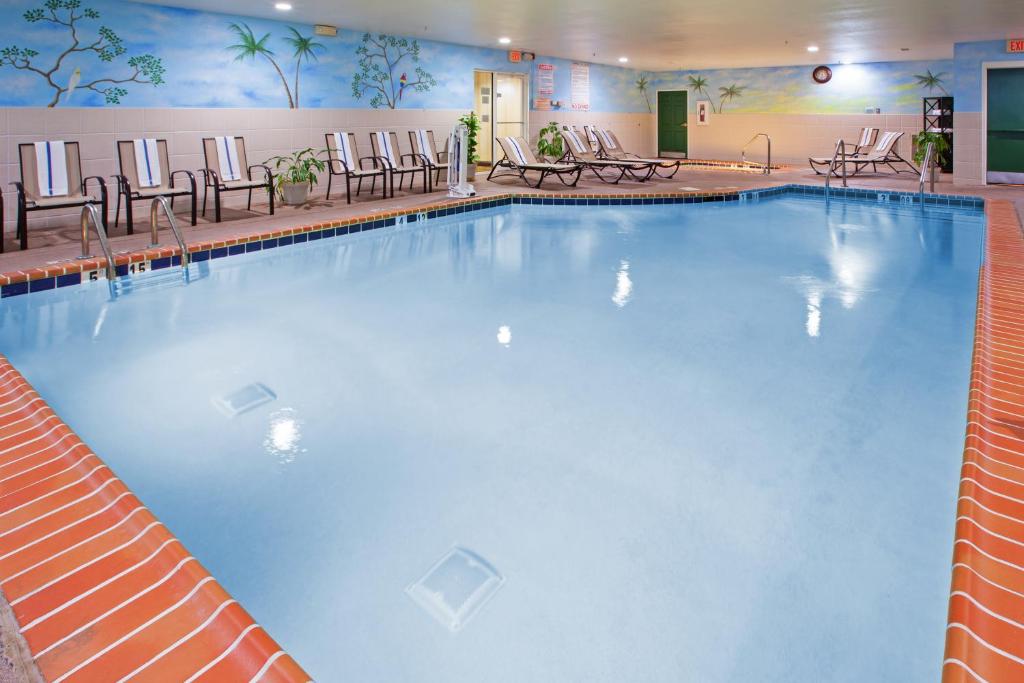 Country Inn & Suites by Radisson, Lexington, KY photo