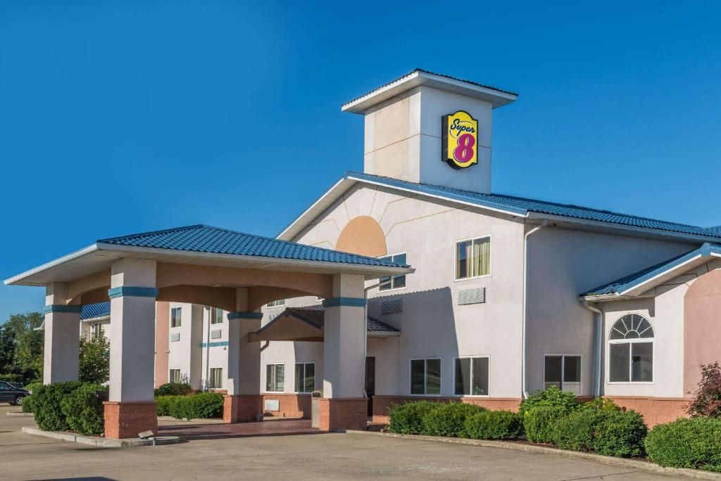 Super 8 by Wyndham Martinsville, Martinsville