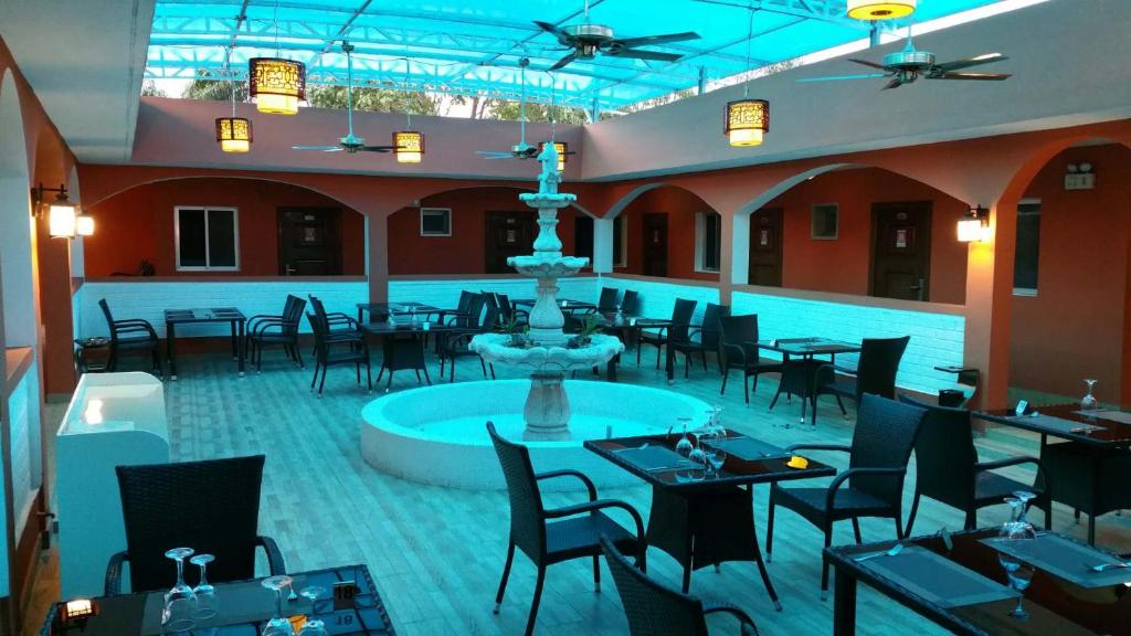Restaurant, Hotel des Jardins in Abidjan