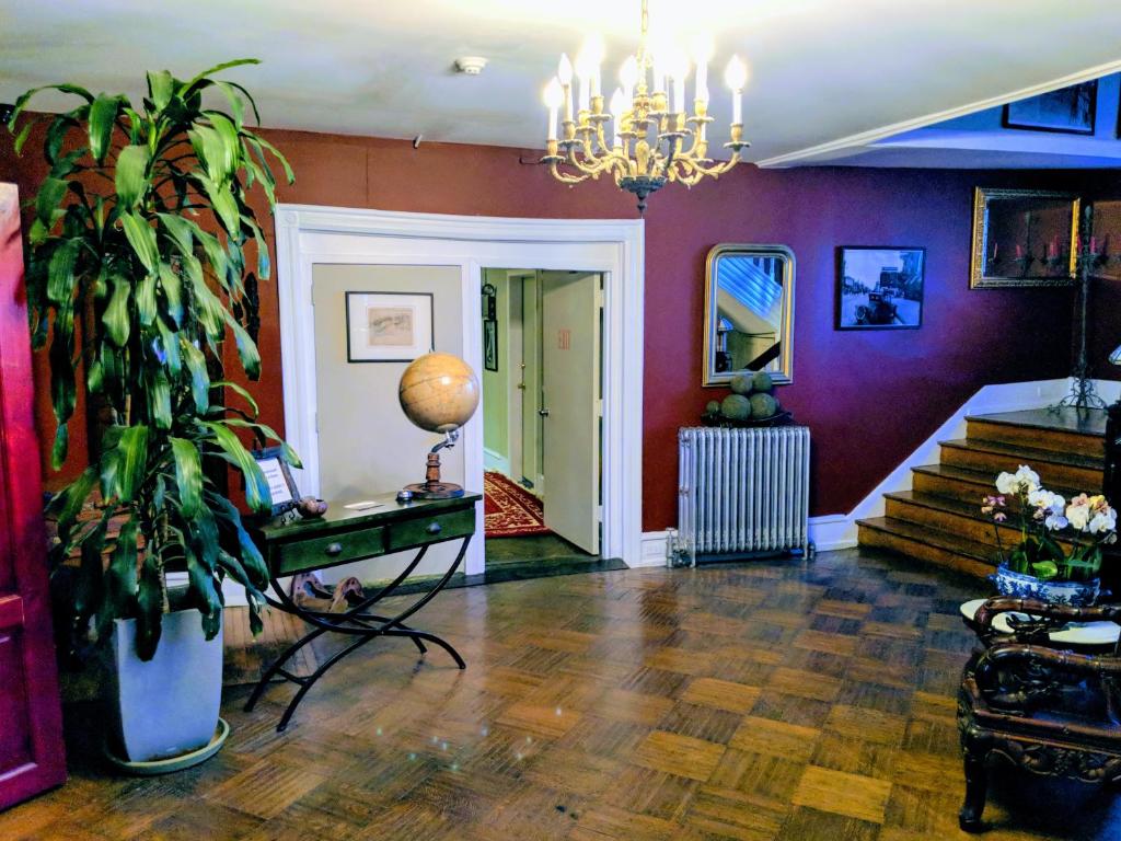 Chelsea Pub and Inn — Hotel in Atlantic City (NJ)