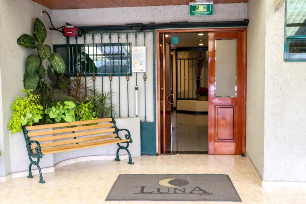 Hotel La Luna photo