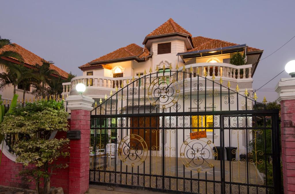 RATANA VILLA - PATTAYA HOLIDAY HOUSE WALKING STREET 7 bedrooms photo
