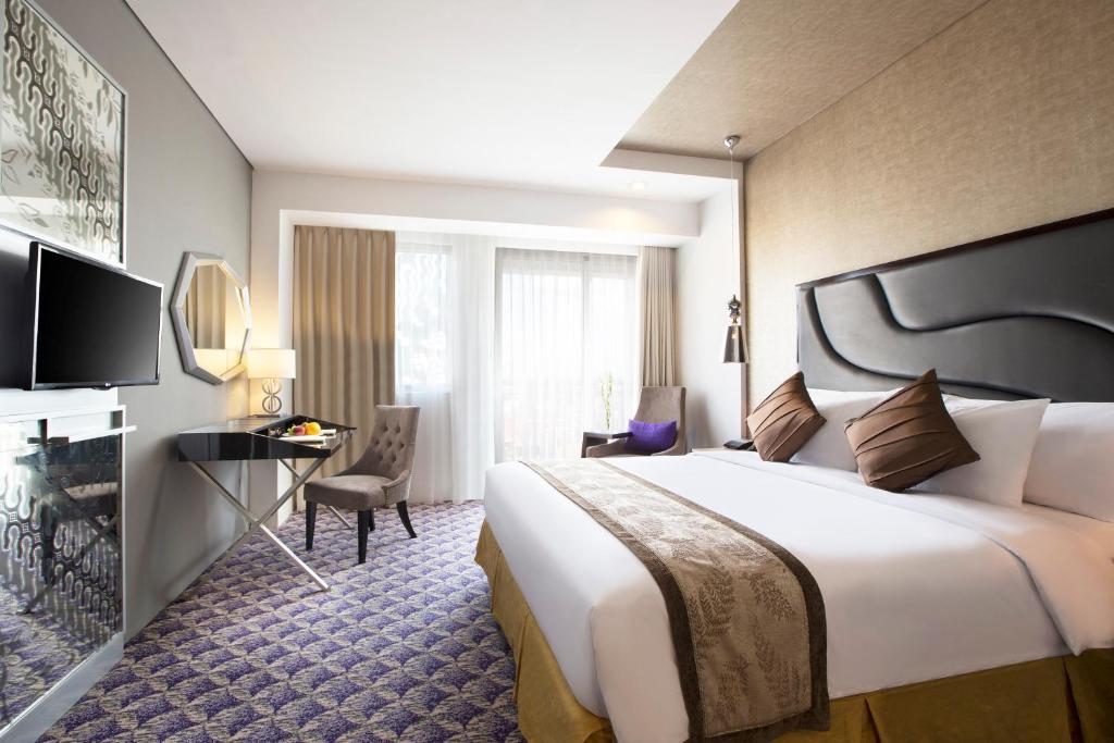 Aston Bellevue Radio Dalam Aston Bellevue Radio Dalam