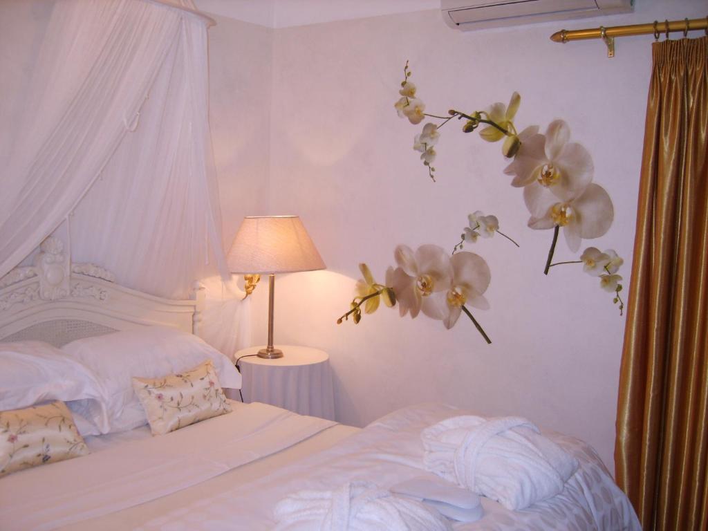 Emerald Guest House Springs photo