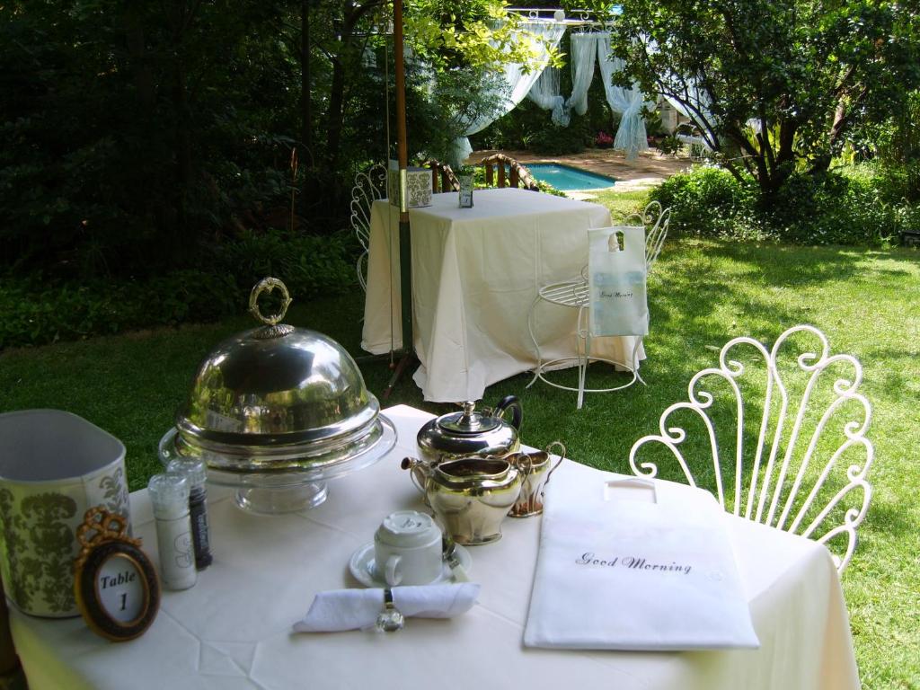 Emerald Guest House Springs — Hotel in Springs