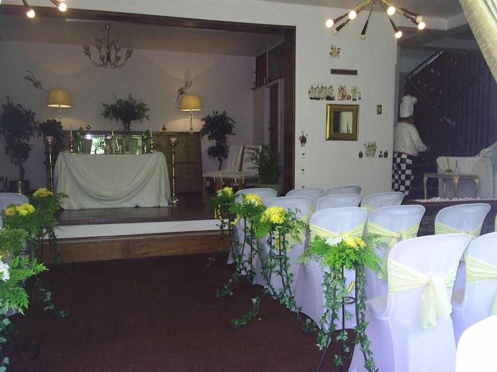 Emerald Guest House Springs photo