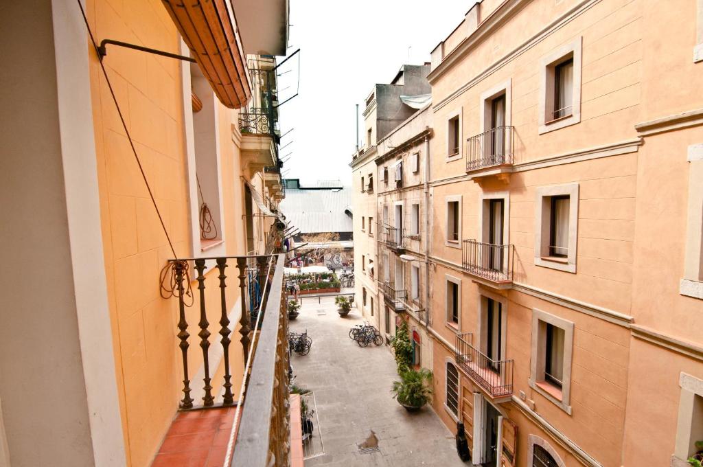 Barceloneta Suites Apartments Market — Hotel in Barcelona