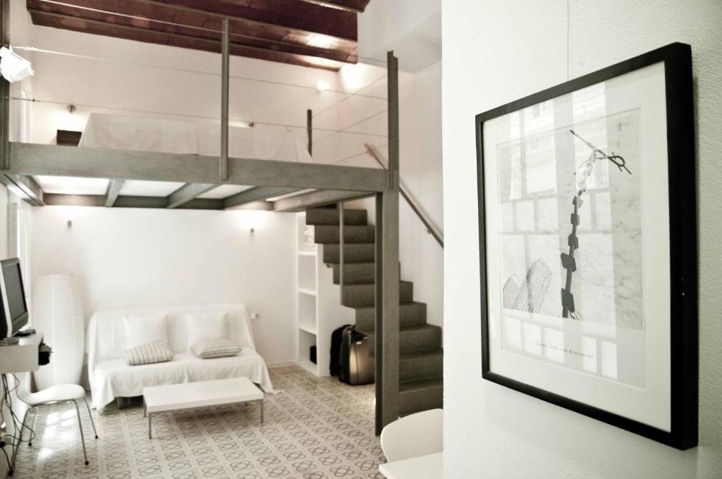 Barceloneta Suites Apartments Market photo