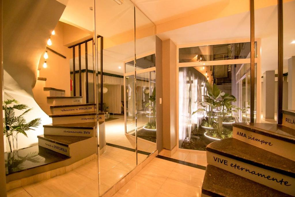 LG Golden Suites photo