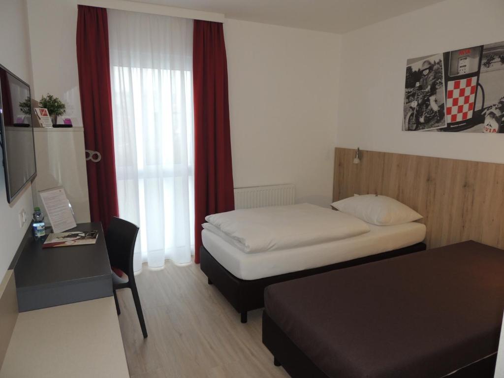 AVIA Motel Bisamberg photo