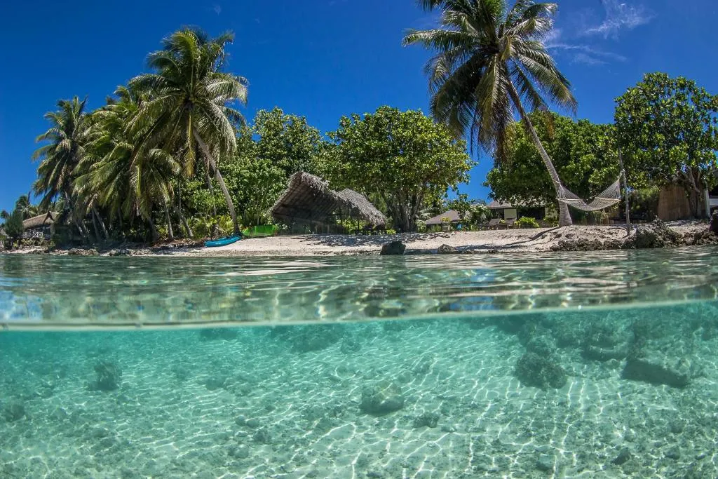 Le Coconut Lodge, hotel in Avatoru