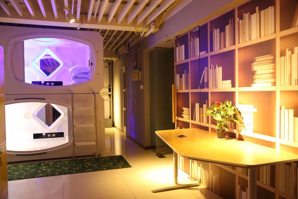 Wuhan Worry-free Capsule Hotel — Hotel in Wuhan