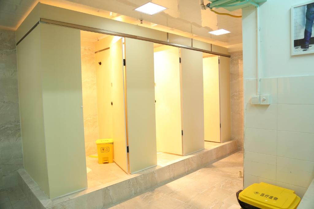 Wuhan Worry-free Capsule Hotel photo