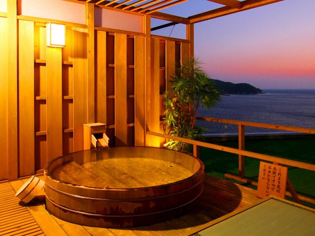 Exterior view, Itoen Hotel Toi in Izu