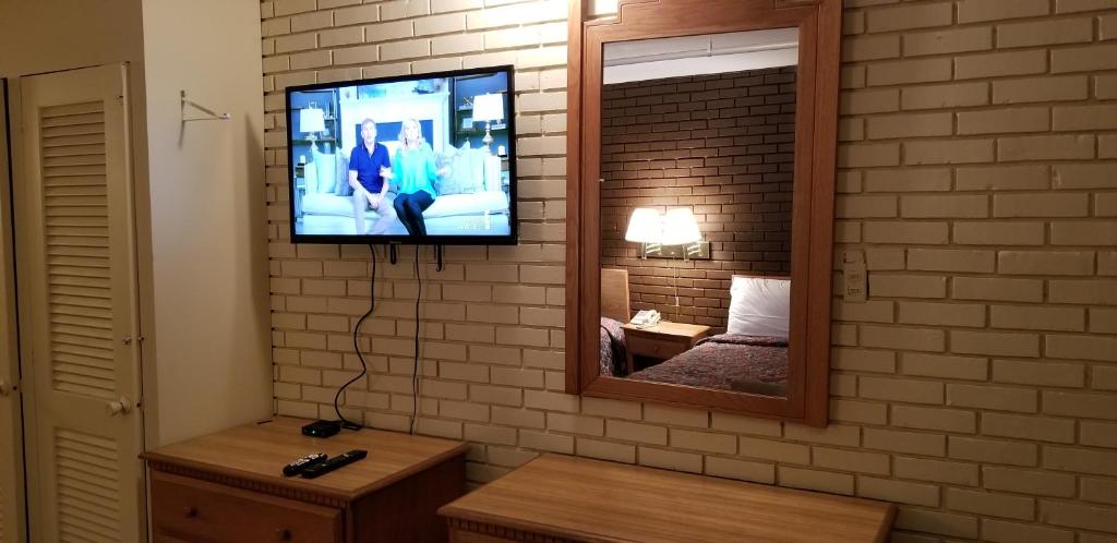 Americas Premier Inn Main image 2