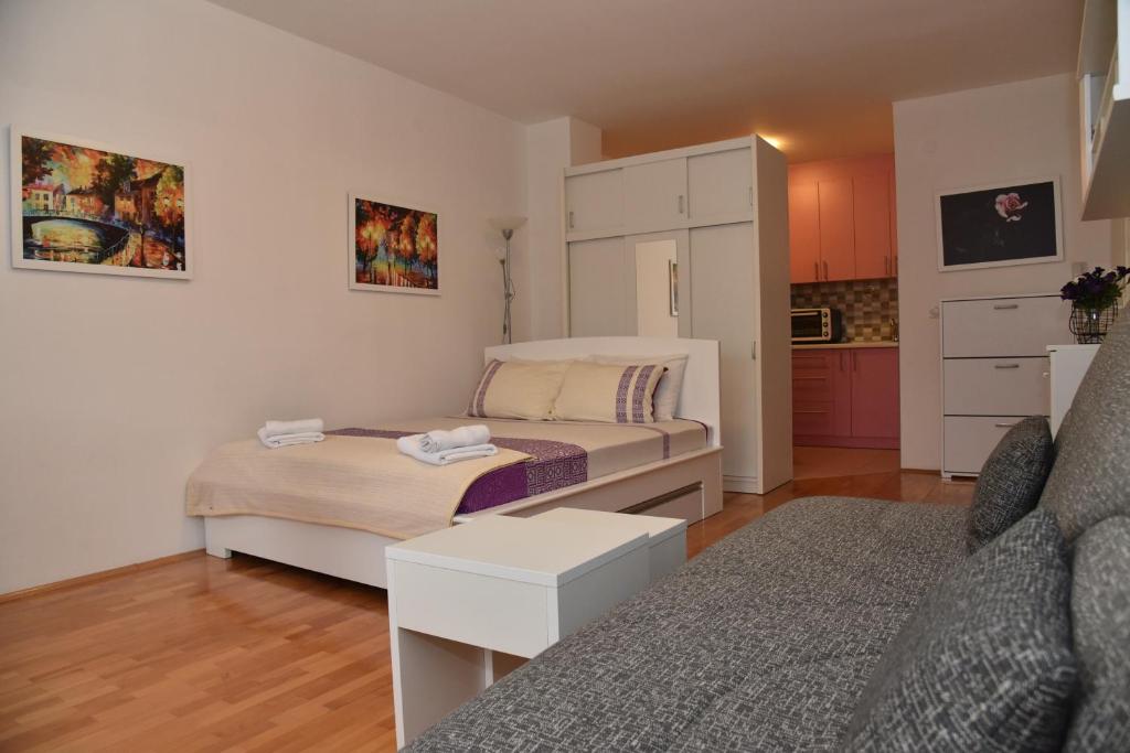 Studio Slavica - 2