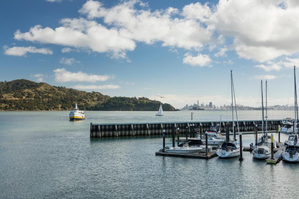 Waters Edge Hotel Tiburon Photo 9