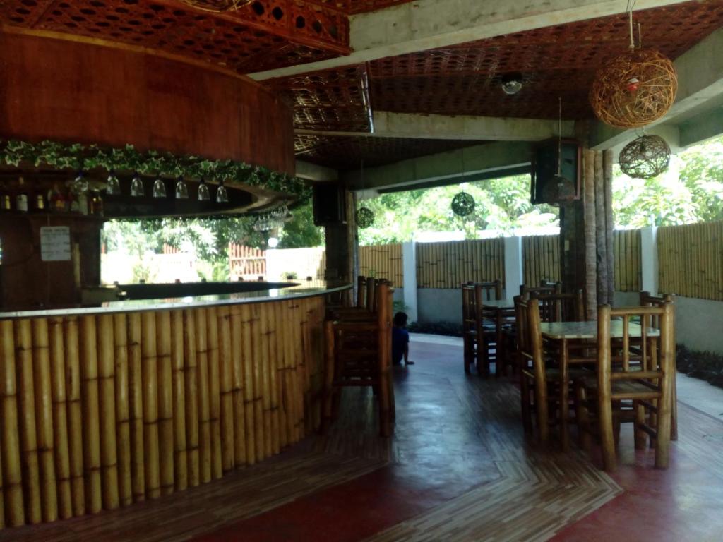 Bar/lounge, Greenhut Pension & Bar in Bohol