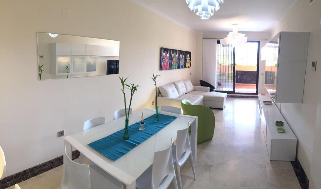 Modern Ground Floor Calanova Golf Apartment - 2