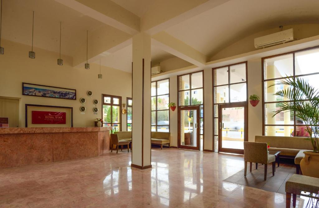 Empire Beach Aqua Park - Couples and Families — Hotel building in Hurghada, Red Sea