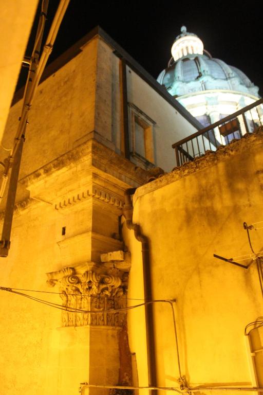Specula Domus - Ibla photo