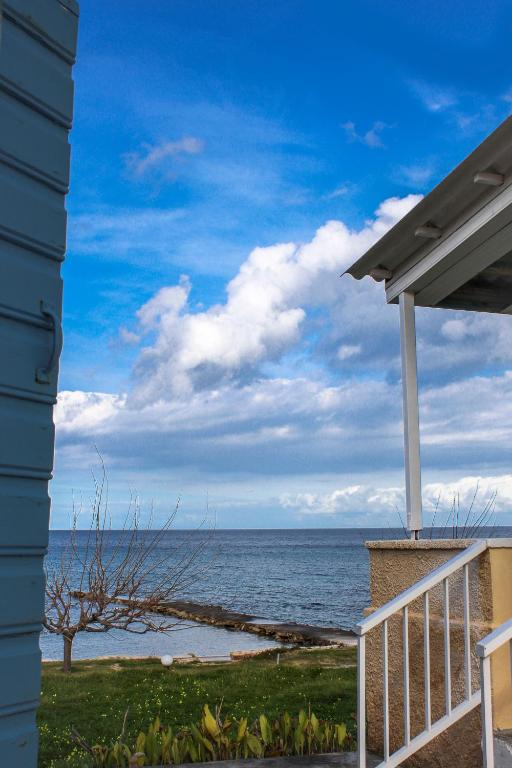Pelagion II Sea Coral - Beachfront holiday home photo